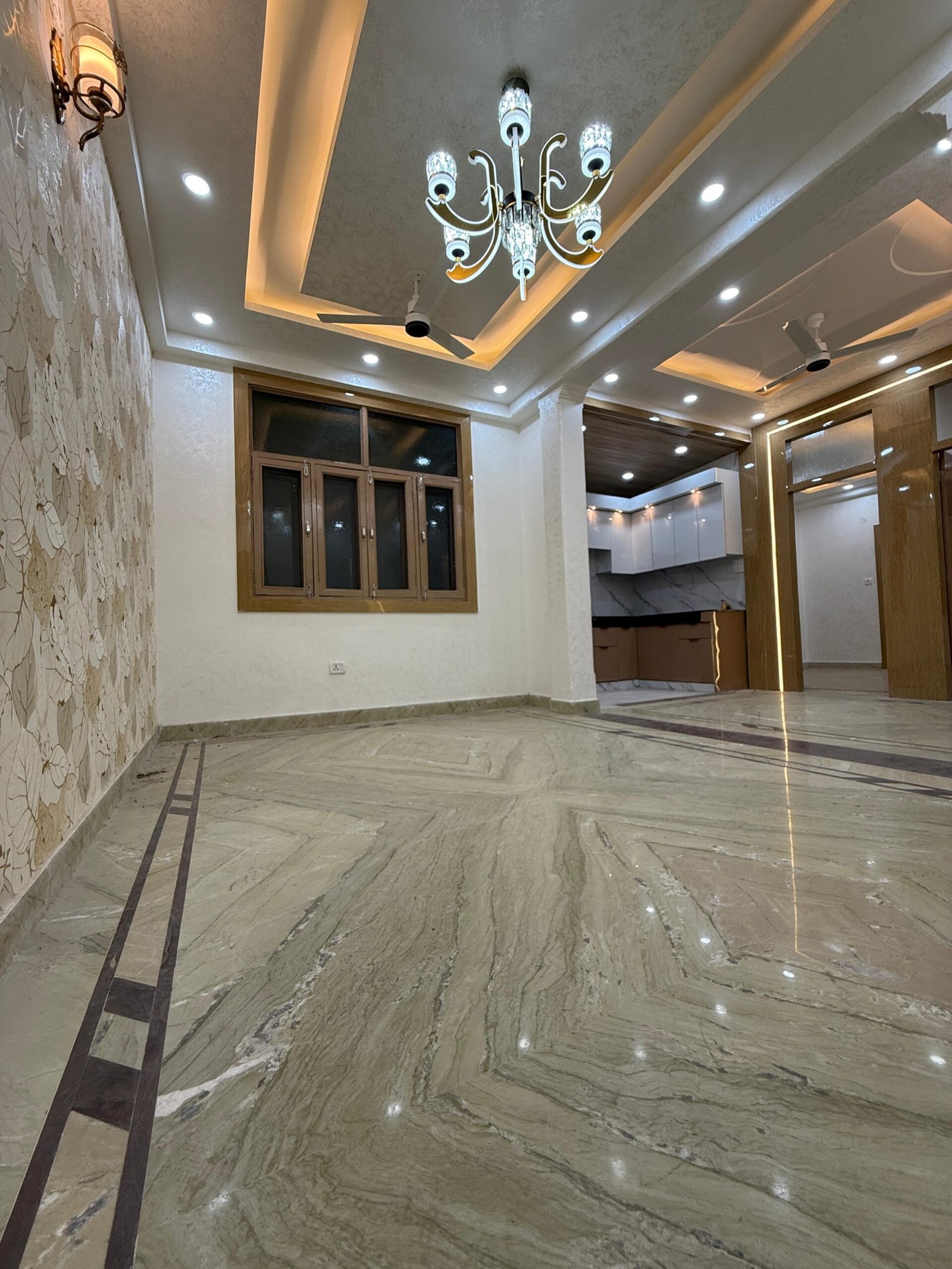 4BHK 4Baths Flat/Apartment for Rent in Apex D Rio, Ahinsa Khand 2, Ghaziabad