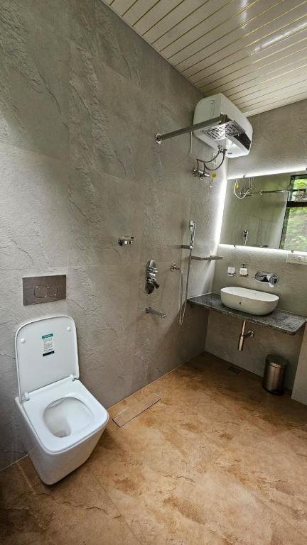 Sri Rawatpura sarkar seva ashram Bhim goda road Near railway Tunnel Harki podi , Haridwar Uttrakhand, 249401 Haridwār, India Excellent location — rated 10/10!(score from 4 reviews) Real guests • Real stays • Real opinions