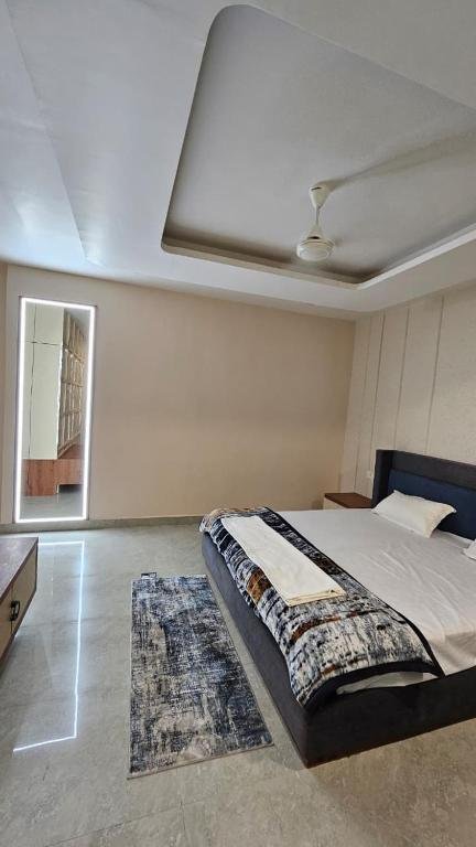 Sri Rawatpura sarkar seva ashram Bhim goda road Near railway Tunnel Harki podi , Haridwar Uttrakhand, 249401 Haridwār, India Excellent location — rated 10/10!(score from 4 reviews) Real guests • Real stays • Real opinions