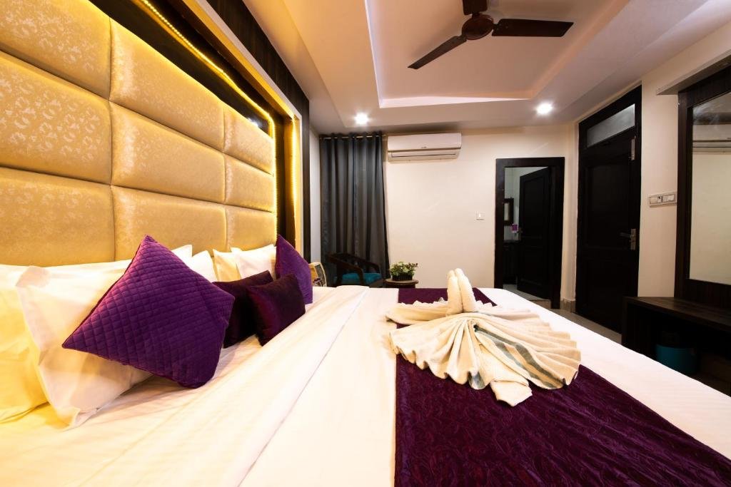 Hotel Shiv Narayana Shivmurti Travels Main harkipauri road, 249401 Haridwār, India Excellent location — rated 9.5/10!(score from 5 reviews) Real guests • Real stays • Real opinions