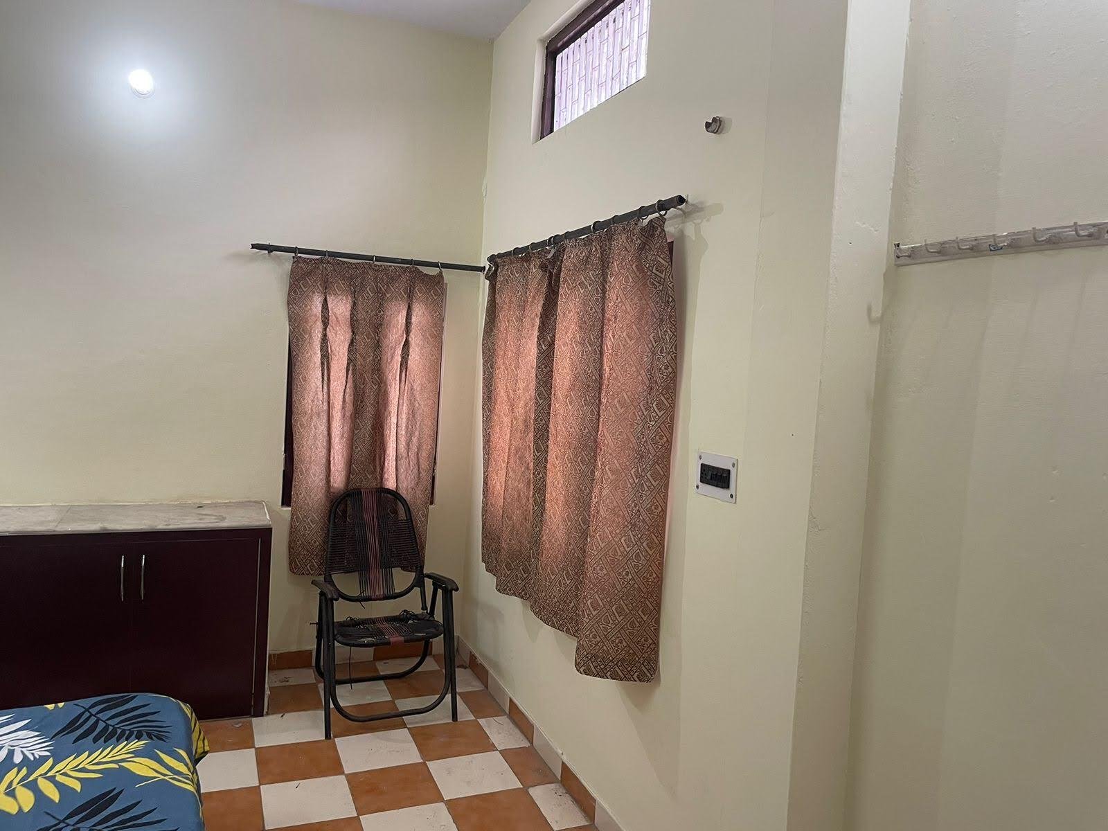 1RK 1Bath Studio Apartment for Rent in Shashi Villa, Chow Mandi, Roorkee, Uttarakhand