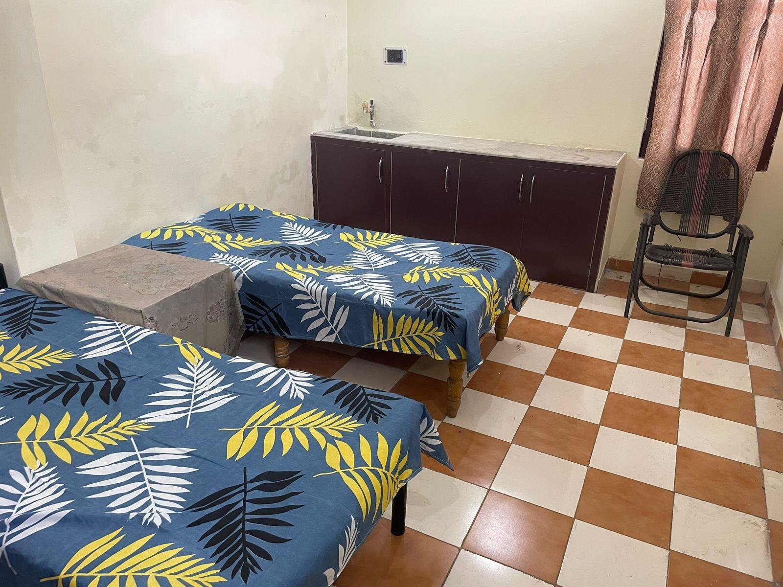 1RK 1Bath Studio Apartment for Rent in Shashi Villa, Chow Mandi, Roorkee, Uttarakhand