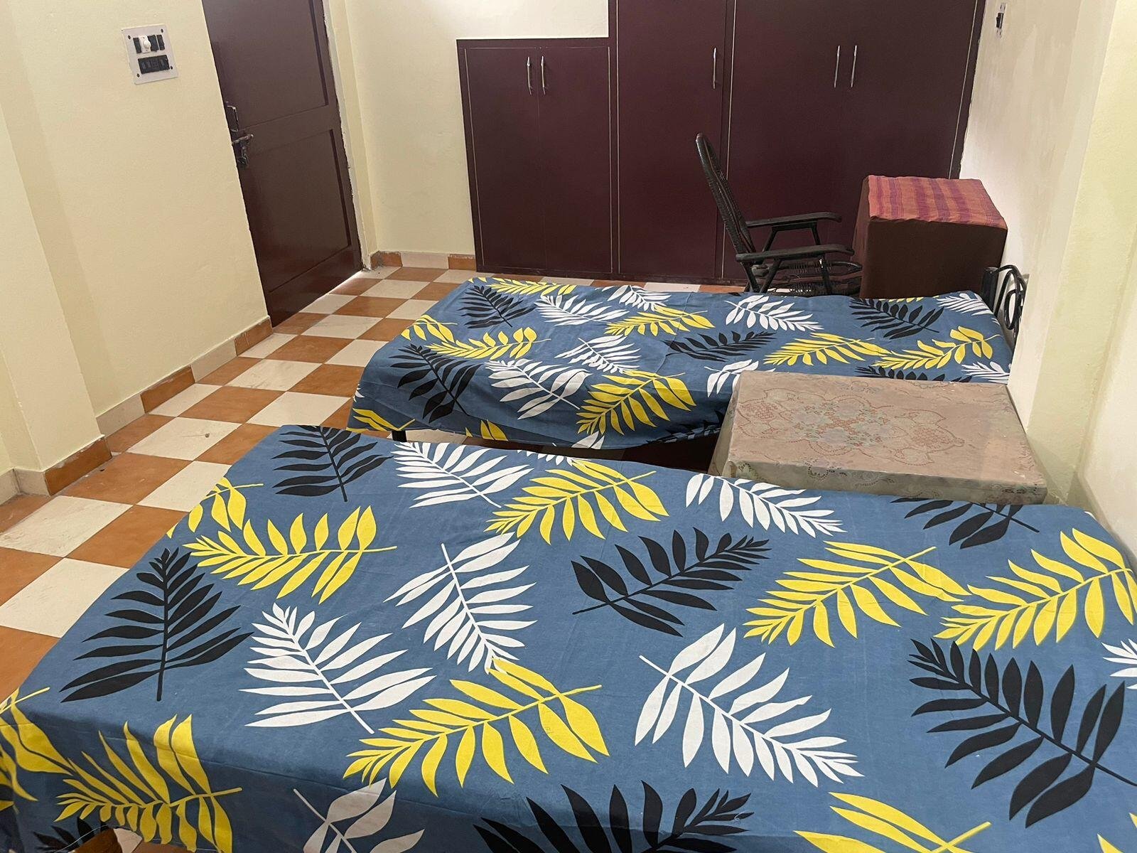 1RK 1Bath Studio Apartment for Rent in Shashi Villa, Chow Mandi, Roorkee, Uttarakhand
