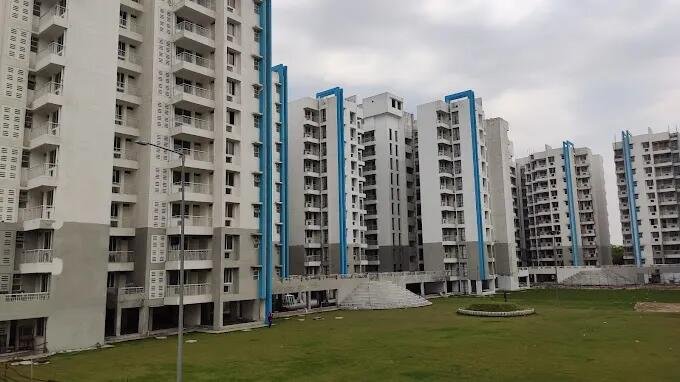2BHK 2Baths Flat/Apartment for Rent in AFNHB Jal Vayu Towers, Shatabdi Nagar, Meerut, U P