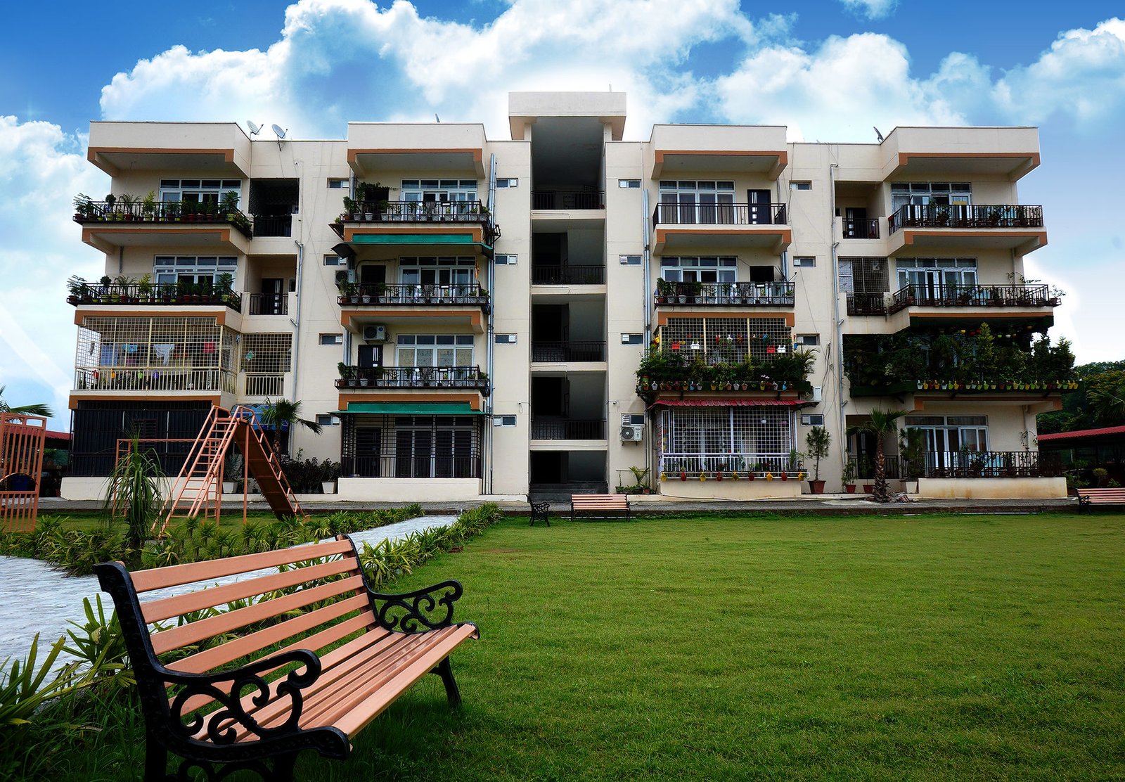 Flats for Resale in EASTERN ARC, Badowala Dehradun