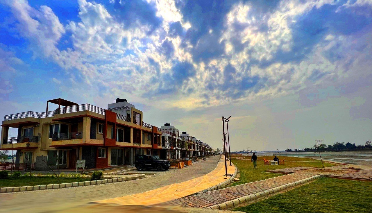 Flats for Resale in Emerald Riviera, Gajiwali Haridwar