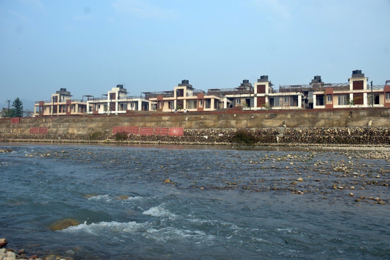 Flats for Resale in Emerald Riviera, Gajiwali Haridwar
